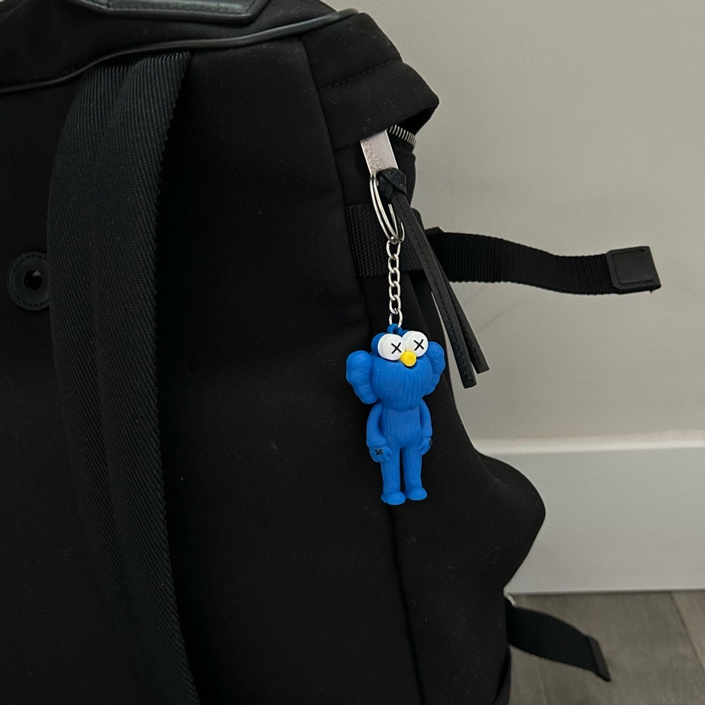 KAWS Collectors Keychain - Picture 2 of 2